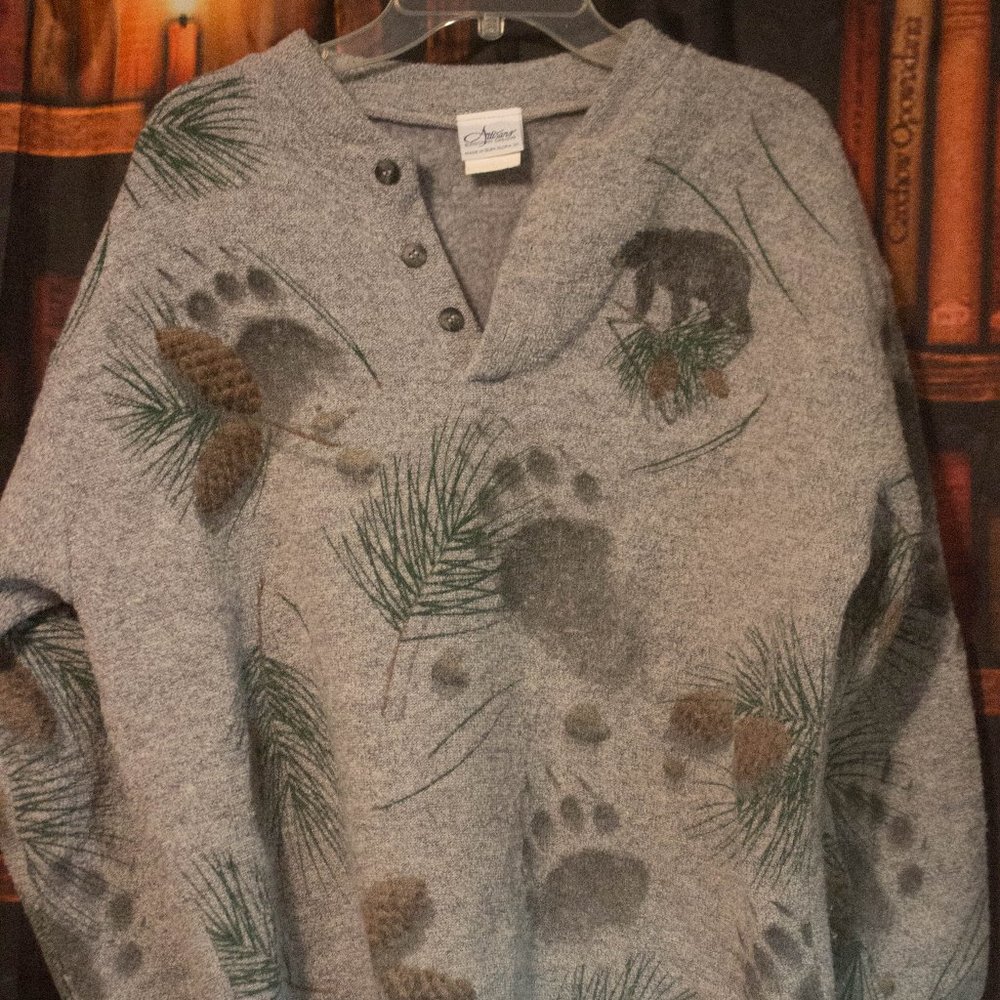Vintage Sunschein Designs Three Button Pullover